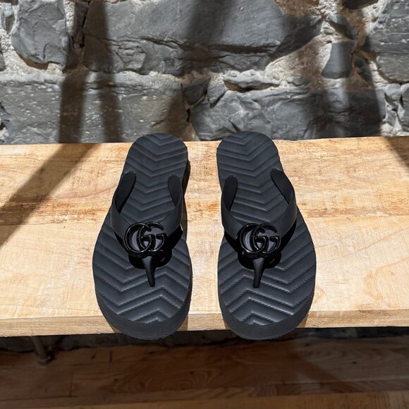 Gucci GG Chevron Platform Thong Sandals - Picture 3 of 12